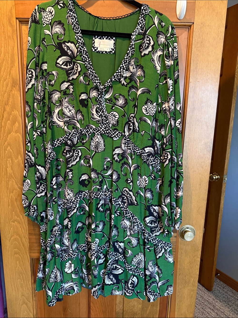 Anthropologie Green Black & White Floral V-Neck Tiered Long Sleeve Dress XL